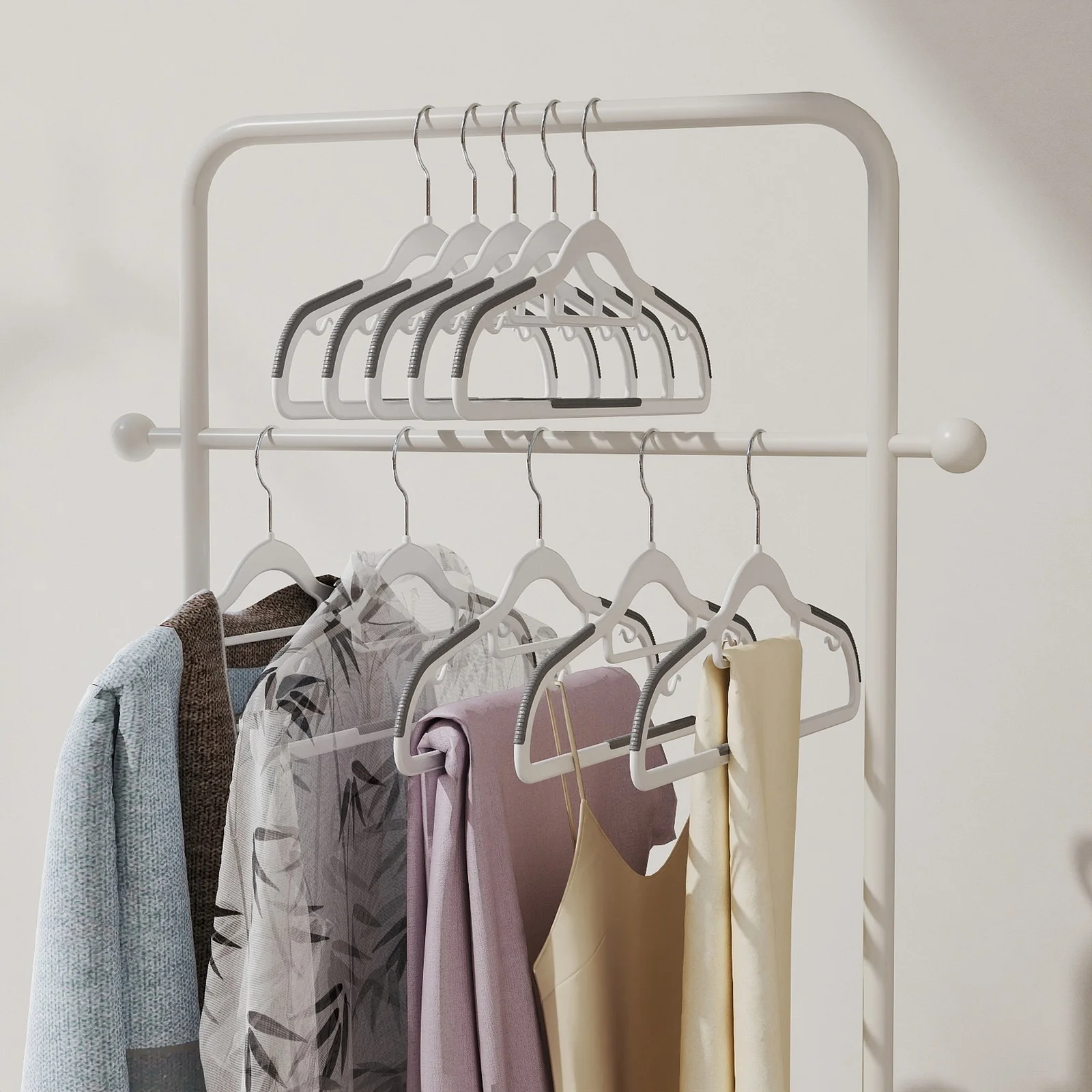 Heavy-Duty Plastic Hangers, Non-Slip - Image 3